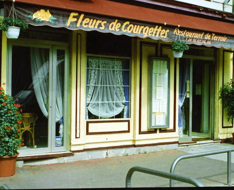 Facade du restaurant Fleurs de courgettes à Nice, en 2000